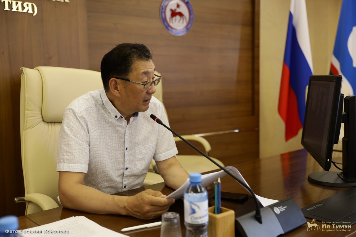 На заседании профильного комитета Ил Тумэна обсудили внесение изменений в социальное законодательство РС (Я)