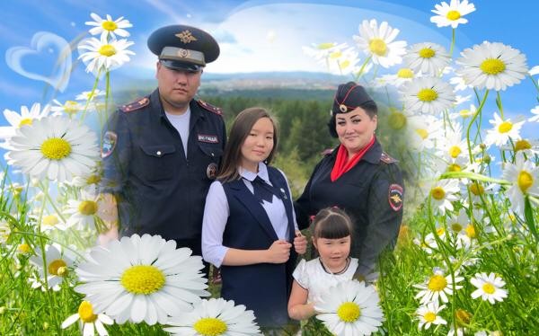 Плечом к плечу на страже безопасности: Семья Балбаровых из Якутии поздравляет с Днем семьи, любви и верности