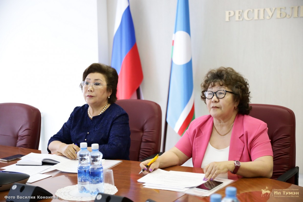 В Ил Тумэне прошло очередное заседание Клуба женщин-парламентариев