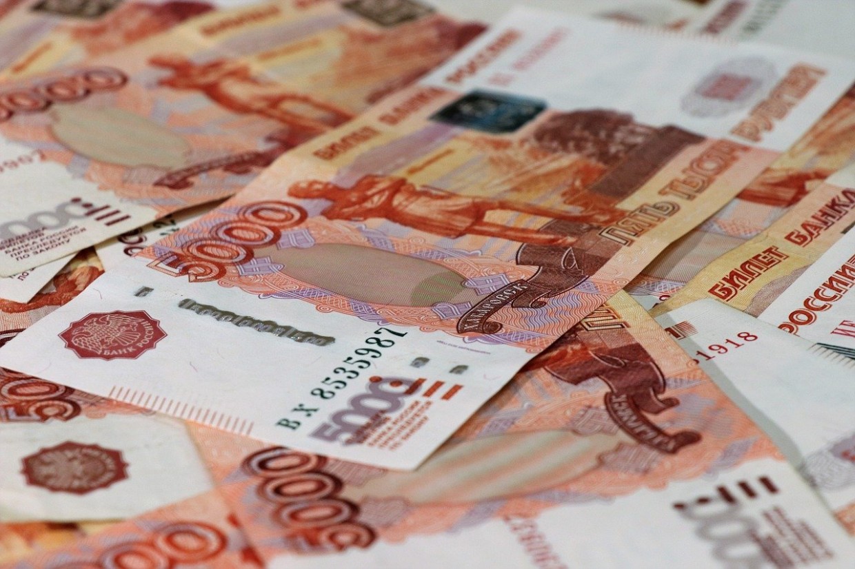 Более полмиллиона рублей заплатил злостный алиментщик из Намского района, испугавшись суда