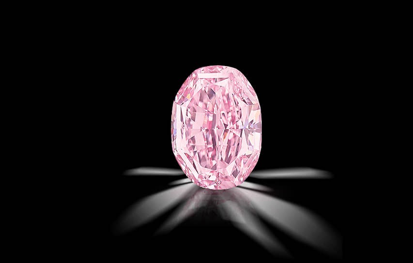 Крупнейший в мире розовый бриллиант 