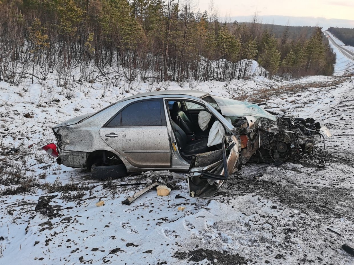 В Якутии в ДТП погиб человек, еще один находится в реанимации