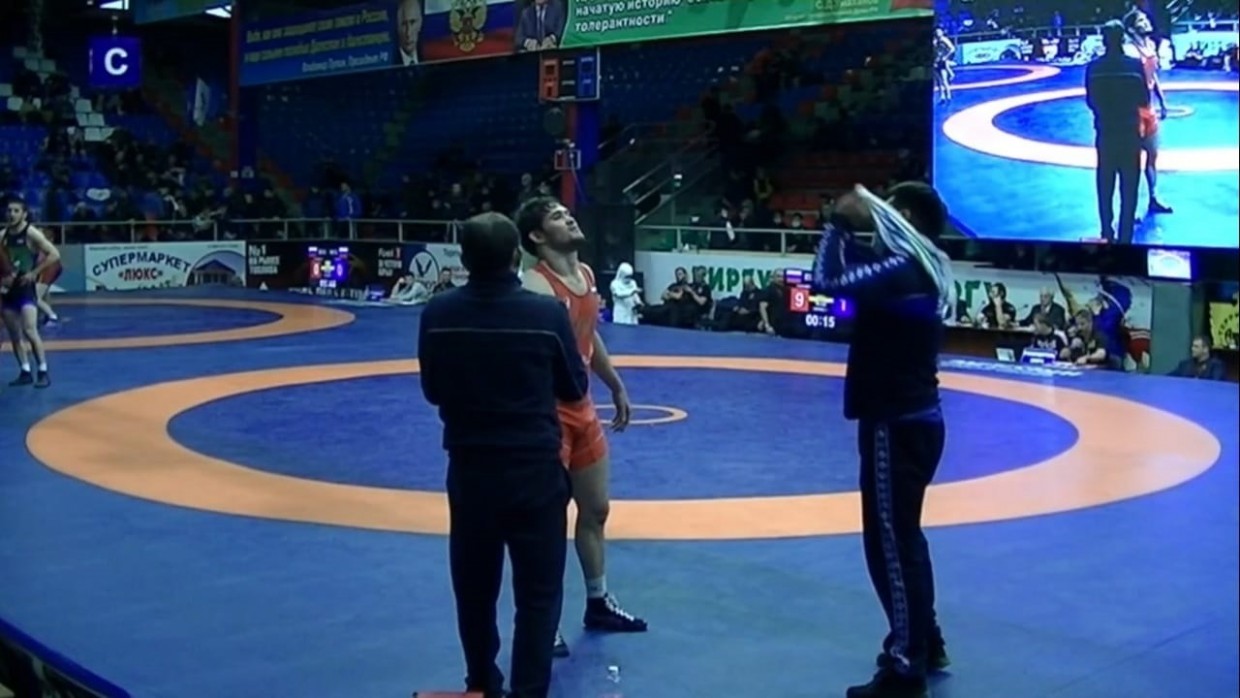 Вольная борьба: Экс-капитан сборной Якутии пробился в финал турнира в Дагестане