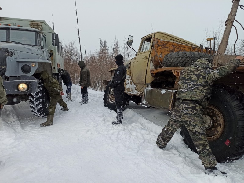 В Якутии при силовой поддержке спецподразделения СОБР задержаны 