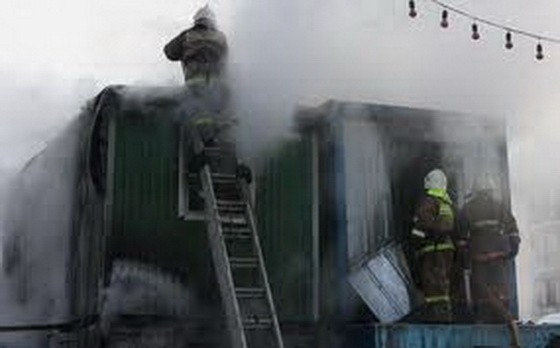 В Нерюнгри сгорел строительный вагончик: Предположительная причина – поджог