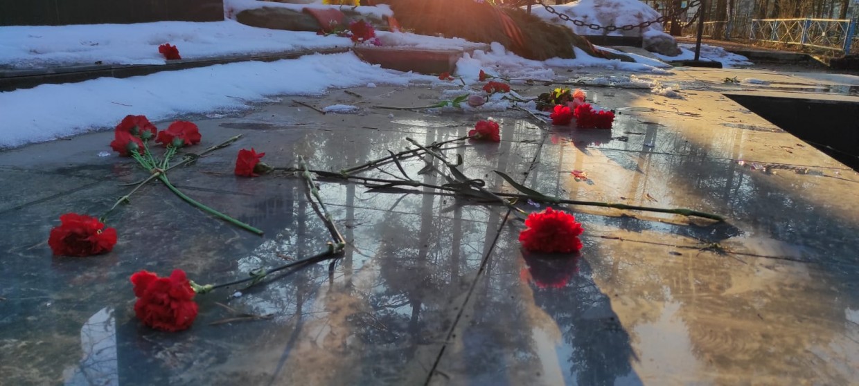 Прокуратура начала проверку по факту осквернения памятника в Нерюнгри