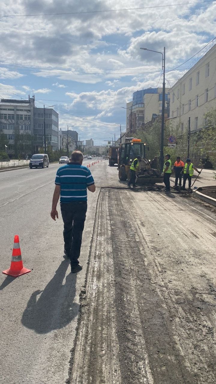На проспекте Ленина в Якутске начались работы по гарантийным обязательствам