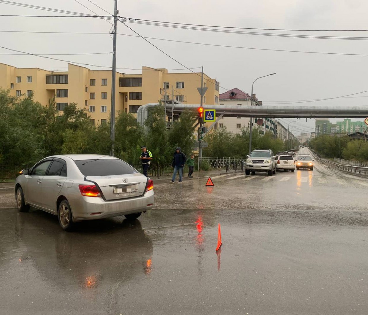 В Якутске водитель устроил ДТП с участием четырех автомобилей и скрылся с  места ДТП