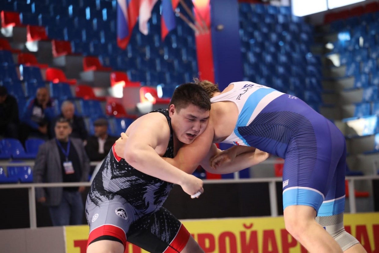 Вольная борьба: Якутский тяжеловес стал призером турнира в Дагестане