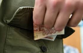 В Усть-Алданском районе подросток украл 5 000 рублей и потратил на сладости
