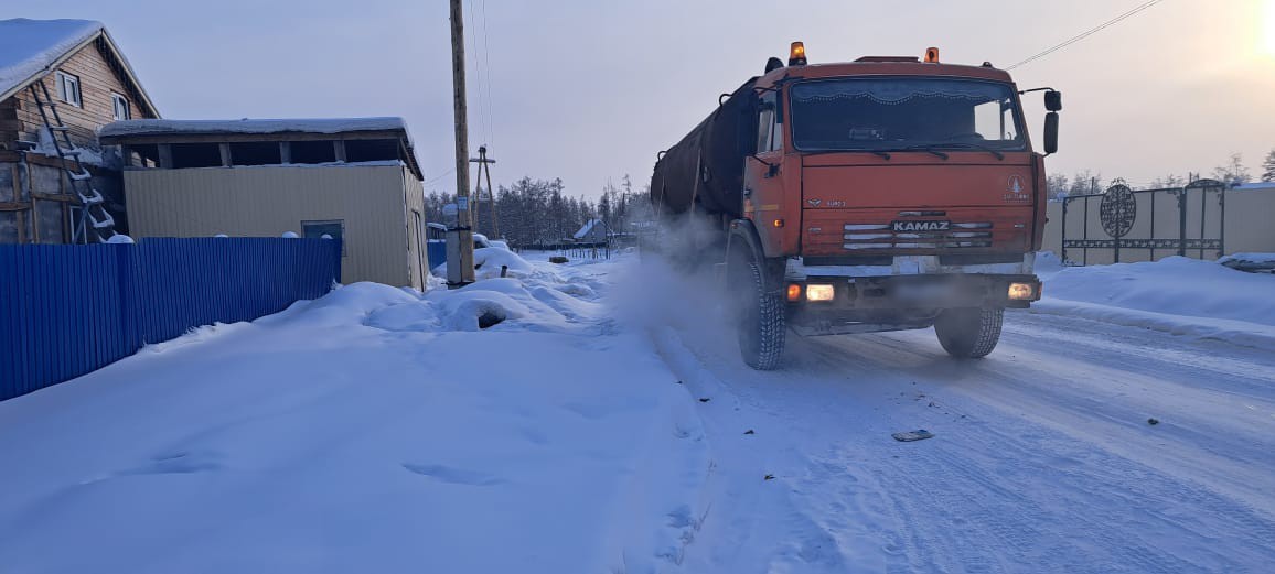 В Усть-Алданском и Таттинском районах по вине неосторожных водителей происходили отключения электроснабжения