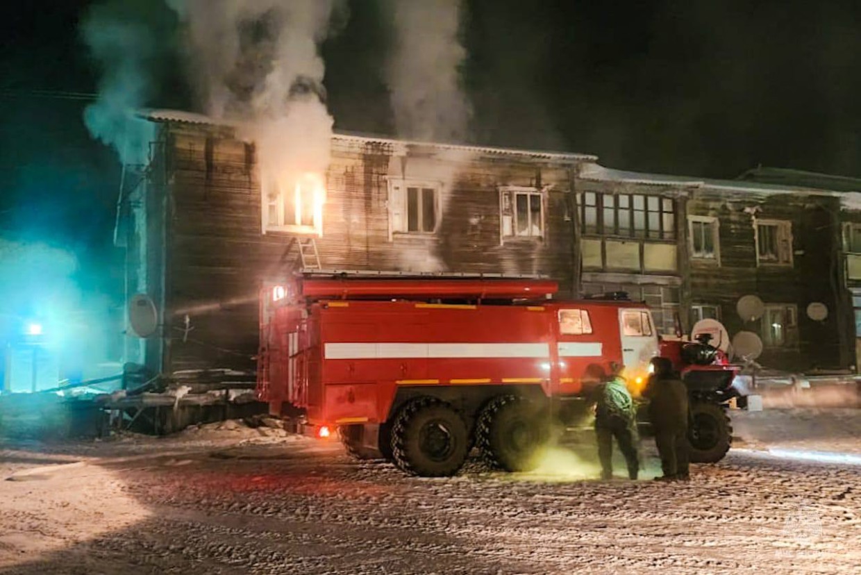 Пострадавших на пожаре в Верхоянске эвакуируют в Якутск
