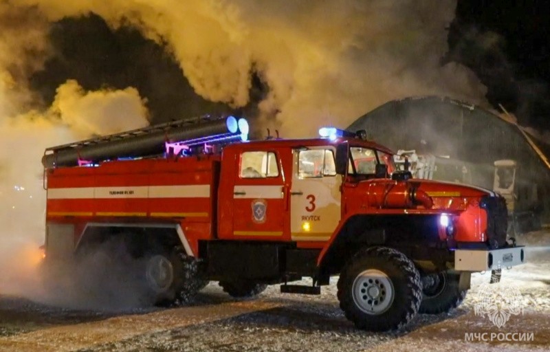 В Якутске во время пожара в гараже погиб мужчина