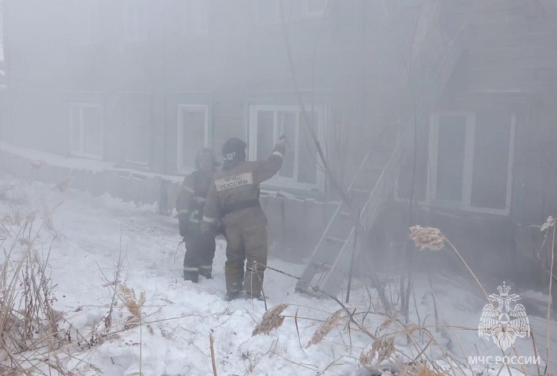 В Ленске вновь произошел пожар в расселенном доме: Предположительная причина - поджог
