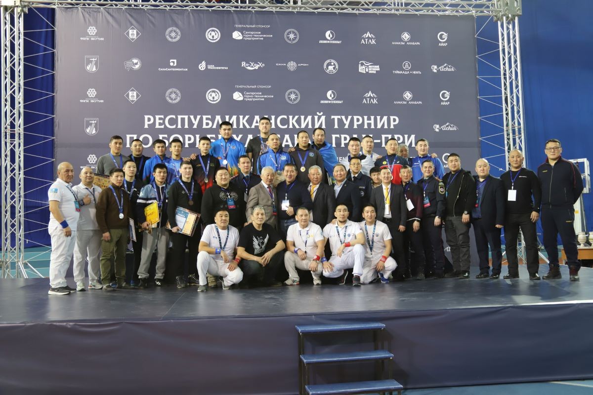 В Якутске завершился турнира Гран-при МинГООБЖН Якутии по борьбе хапсагай