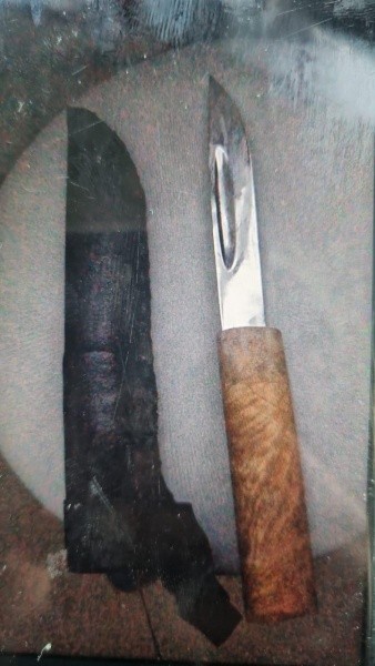 В Якутске мужчина украл якутские ножи общей стоимостью в 250 тысяч рублей и продал прохожим за 2000 рублей