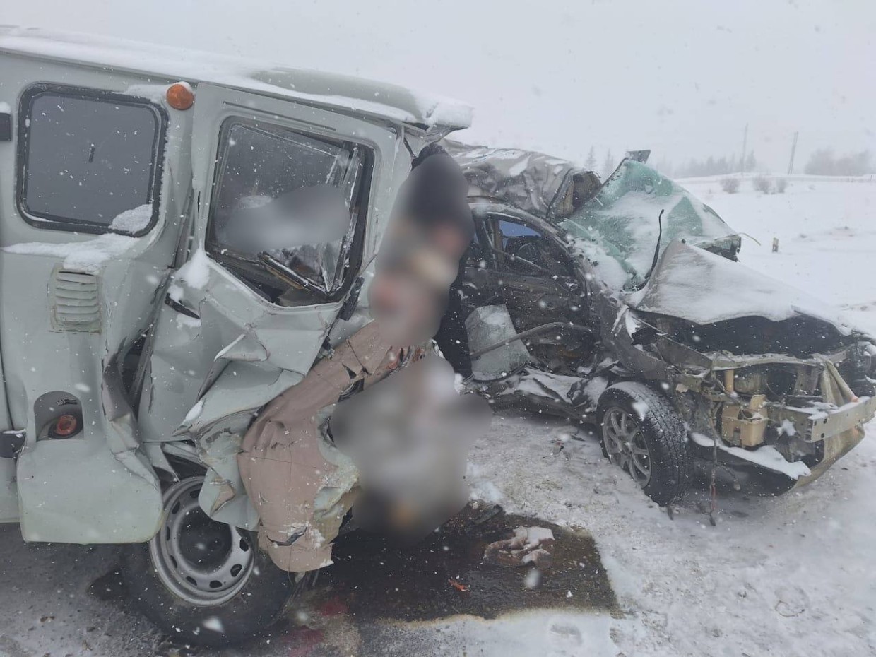 Четверо пострадавших в страшном ДТП в Якутии находятся в тяжелом состоянии