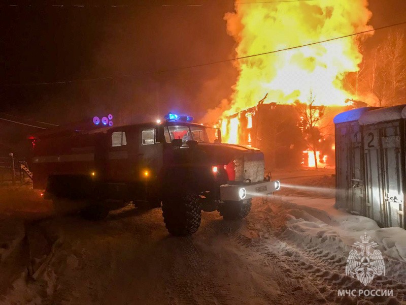В Якутии на пожаре погиб мужчина: Сгорела избушка на коневодческой базе