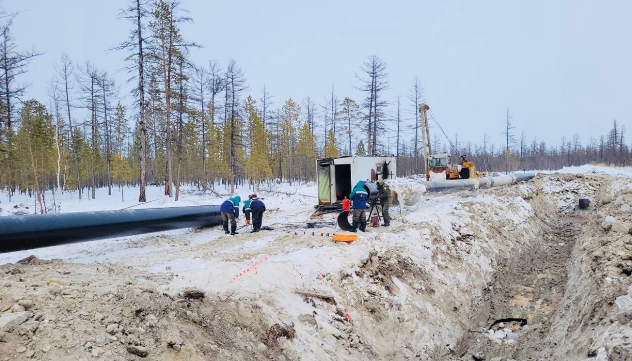 «Сахатранснефтегаз» продолжает работы по строительству завершающего этапа третьей нитки магистрального газопровода «Кысыл-Сыр - Мастах»