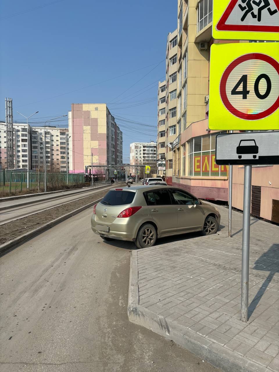 В Якутске водитель иномарки оштрафован за нарушение правил стоянки и остановки