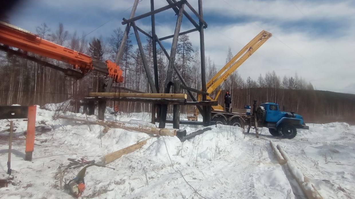 Энергетики Западной Якутии продолжают масштабную ремонтную кампанию