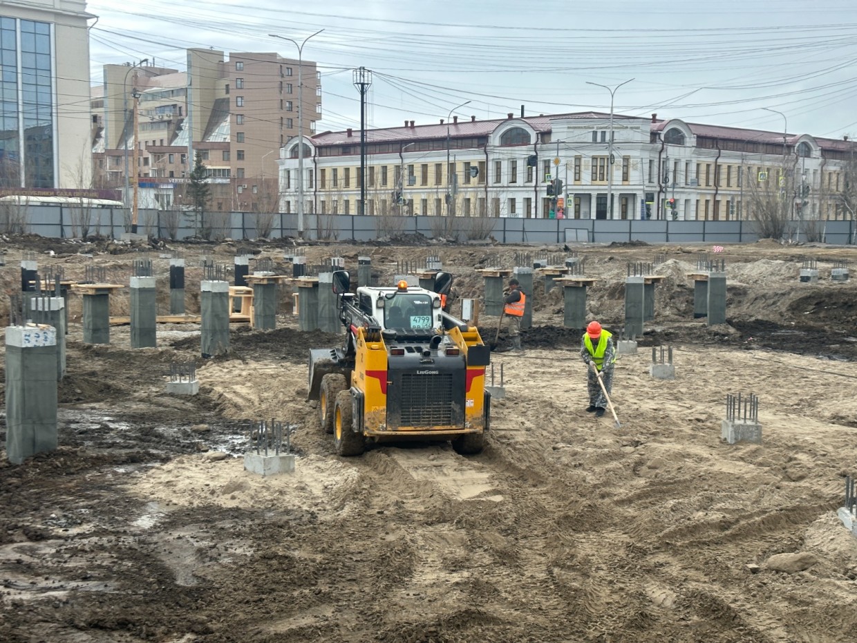В Якутске строители приступили к активной фазе реконструкции площади Ленина