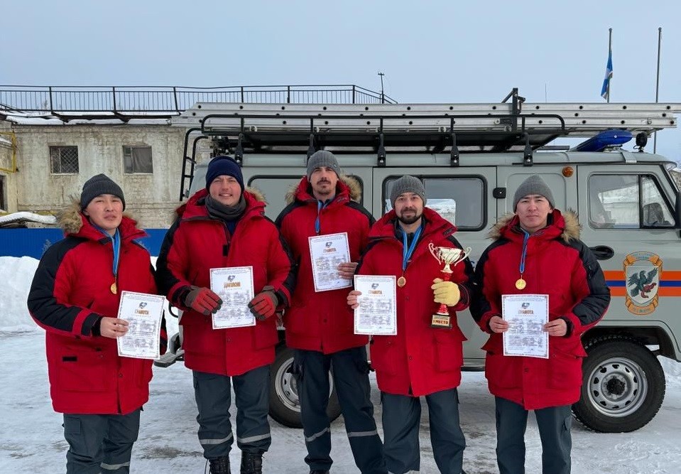 Команда аварийно-спасательной службы Управления ГО и ЧС Якутска стала победителем республиканских соревнований