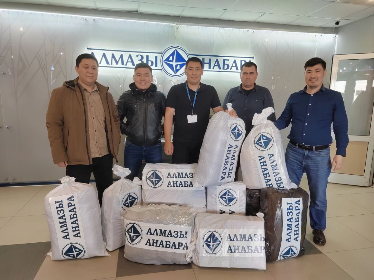 АО «Алмазы Анабара» группы АЛРОСА организовало сбор гуманитарной помощи для пострадавших от паводка в Оренбургской области