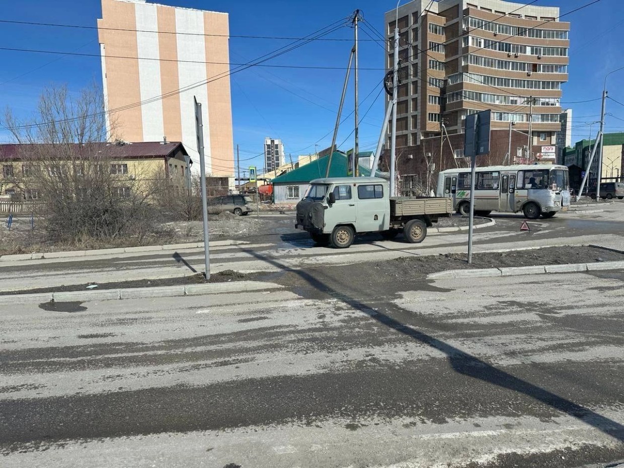 В Якутске женщина-пешеход попала под колёса автомобиля