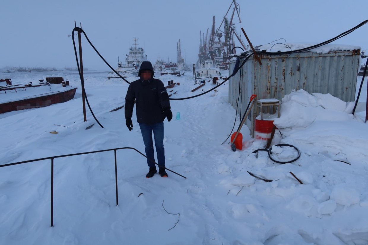 В Якутии перед судом предстанет работник сухогрузного судна: Мужчина ударил коллегу отрезком трубы