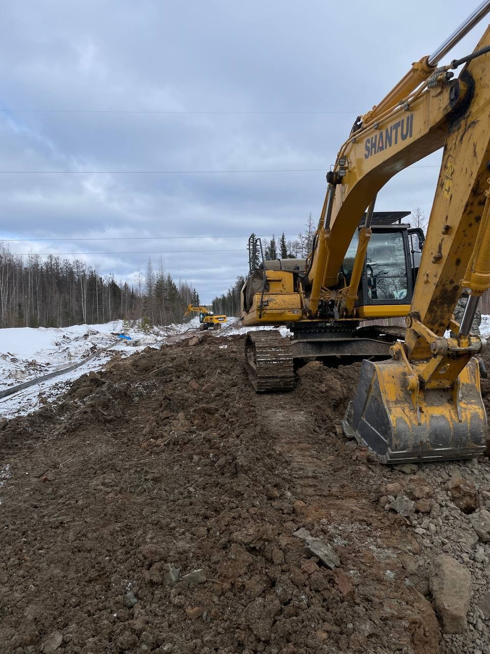 Продолжается строительство межпоселкового газопровода в Ленском районе