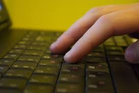 В Якутске школьник похитил ноутбук из кабинета информатики