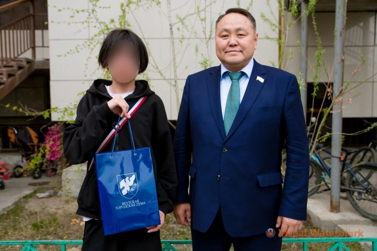 Председатель Якутской городской Думы встретился с выпускниками школ из семей участников СВО