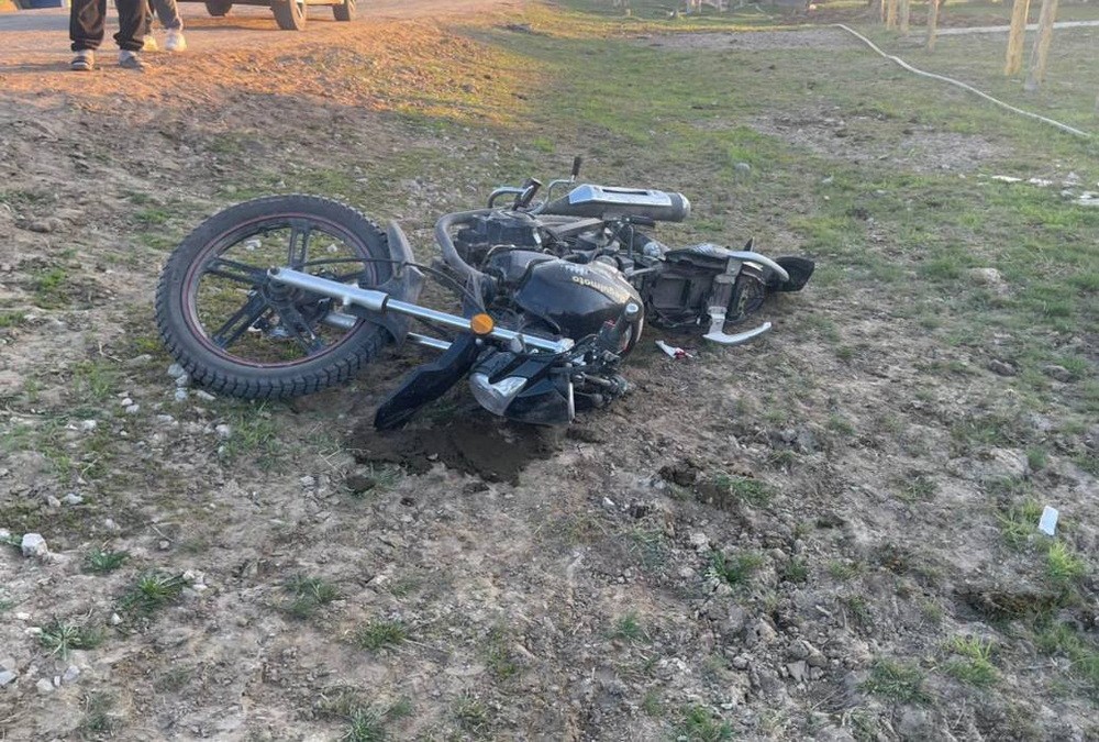 Пьяный водитель мотоцикла получил серьезные травмы в ДТП