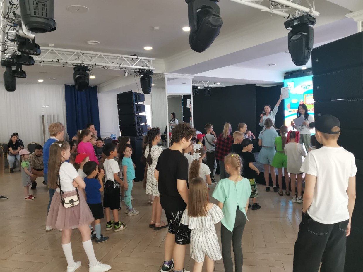 В Культурном центре АО «АК «ЖДЯ» в Алдане тепло и весело отметили День защиты детей