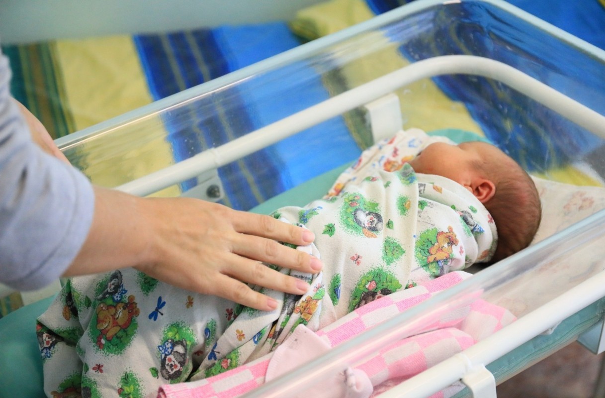 Илёс и Алёта: В Якутии за полгода 2024 года родилось 5 318 малышей