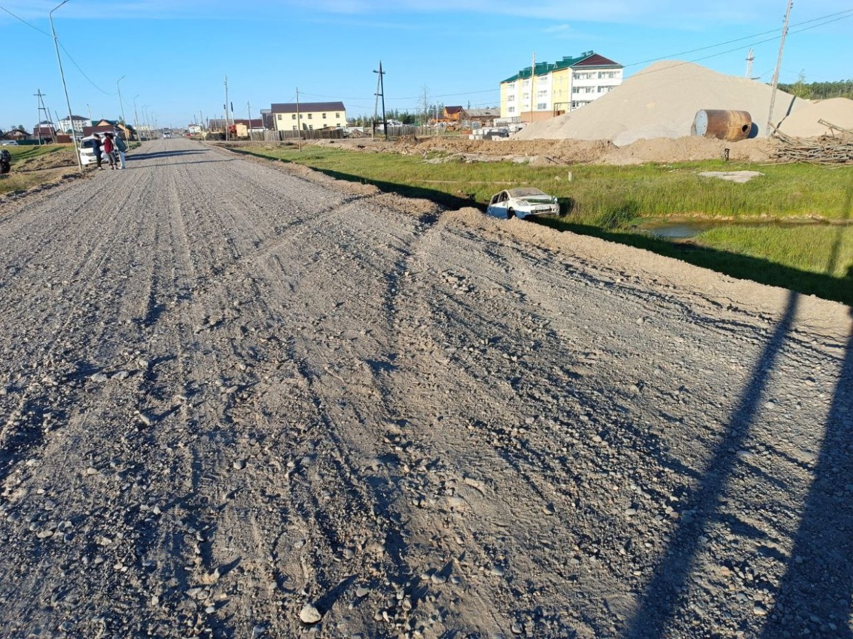 В Якутии из-за лопнувшего колеса опрокинулась иномарка: Пострадали трое