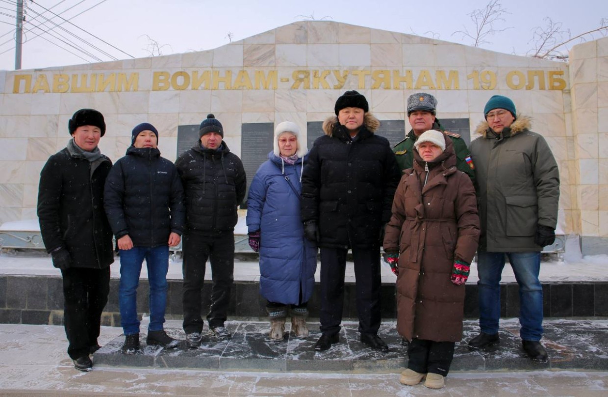 В Якутске отдали дань уважения погибшим на озере Ильмень воинам